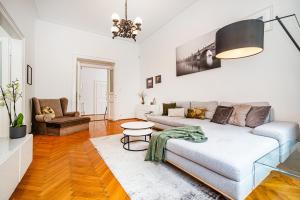 Spacious two-bedroom apartment in Old Town