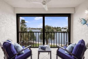 Condo with views of Smokehouse Bay and walk to food - 4hvězdičkové hotely ve městě Marco Island