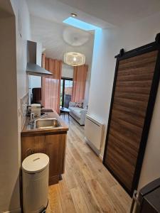 logement avec cuisine et jardinet proche lac