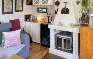 Cozy Home In Tranås With Lake View