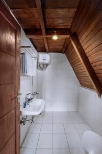 Asmaraloka Villa & Resto