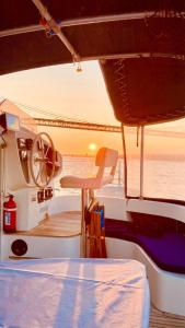 Catamaran Corto Maltese III