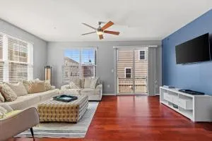 Convenience at a Great Value 4-BR DC Homestay - Tuxedo Colony