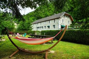 Maisons de vacances Privatisez un ancien hotel Gite de groupe La Truite d Or au bord de la riviere : photos des chambres