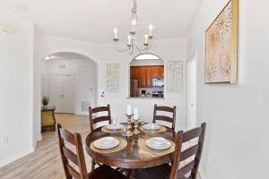 Last Minute Disney Getaway! Private Pool, Hot Tub & Games Room. Book Now! #93981