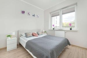 Apartament z Parkingiem w Łodzi przy Parku Rejtana by Noclegi Renters