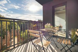 Apartament z Parkingiem w Łodzi przy Parku Rejtana by Noclegi Renters