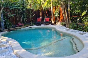 Tropical 2 bedroom home with private pool