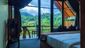 Ella Lovers View Cabins