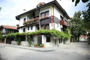 奥兹家庭酒店 - Turski-Lyeshnik Aladanli