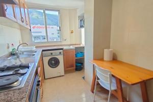 Estupendo apartamento con piscina y vistas al mar