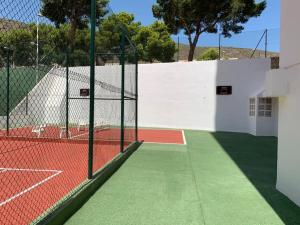 Estupendo apartamento con piscina y vistas al mar