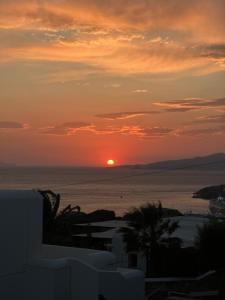 Myconian Sunset Apartments