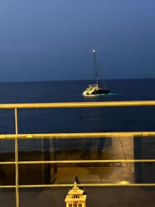 Endless blue suites 4