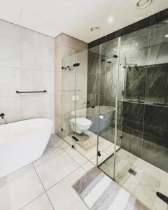 Amira at de Waterkant Signature