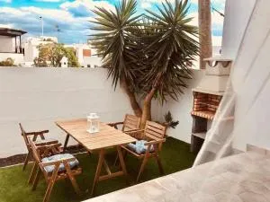 Le Family Palms Private Oasis with Terrace & BBQ - Güime