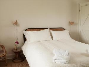 Tranquil cottage with spectacular sea views