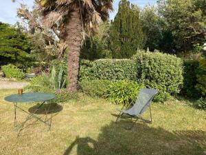 Maisons de vacances Maison Charme 3 Chambres, Grand Jardin Paysage, Proche Le Palais, Ideale Famille - FR-1-418-15 : photos des chambres