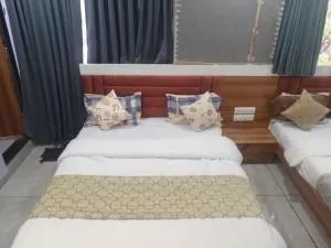 hotel red blue naroda ahmedabad - Dahegām