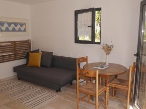Maisons de vacances Villa Contemporaine avec Jardin, a 1,5 km de la Plage: 8 pers., 2 Terrasses, Wi-Fi, Baignoire Balneo - FR-1-418-198 : photos des chambres