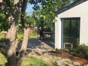 Maisons de vacances Villa Contemporaine avec Jardin, a 1,5 km de la Plage: 8 pers., 2 Terrasses, Wi-Fi, Baignoire Balneo - FR-1-418-198 : photos des chambres