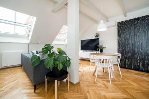 Large and modern apartment in the heart of Prague