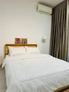 Minimalist, homie and office-like studio - Labu