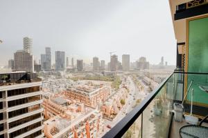 Luxury 1BR in JVC w Pool Gym Parking and Close to Top Attractions