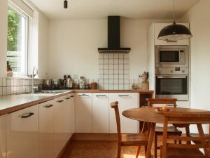 Tranquil cottage with spectacular sea views