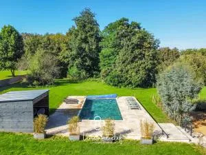 Manoir d'Exception - 20 Personnes - Piscine, Baby-Foot & Tapis de Course - La Chapelle-Saint-Aubin