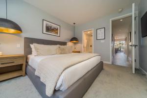 New Listing Renovated 3BR with AC & Pool