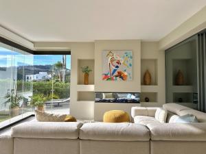 Modern 3-bedroom apartment in Casares Green
