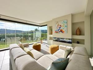 Modern 3-bedroom apartment in Casares Green