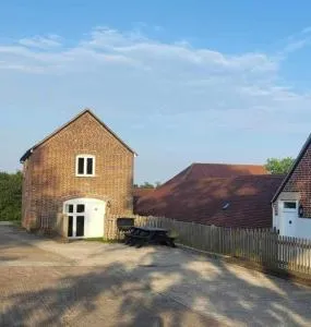 6 Abbey View, Battle, East Sussex - Whatlington
