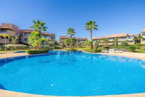 Cozy&Elegant-Prestigia-pool-10min from Gueliz