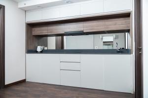 Cozy 1BR Batumi Apt with balcony - By Wehost