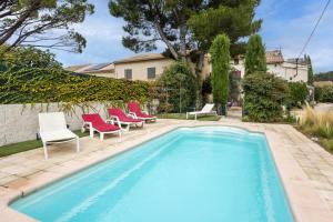 Maisons de vacances Le Guiguet - Mas provencal avec piscine pour 10 : photos des chambres