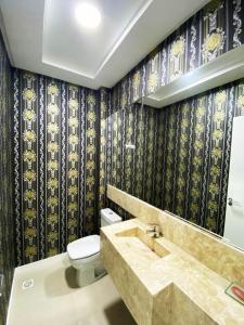 Apto 350 metros do mar com 2 garagens e ar condicionado