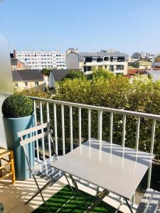 Appartements Appartement luxueux avec balcon a La Defense : Appartement 1 Chambre