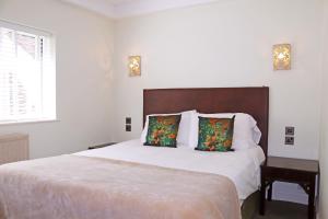 Standard Single Room room in Shillingford Bridge Hotel