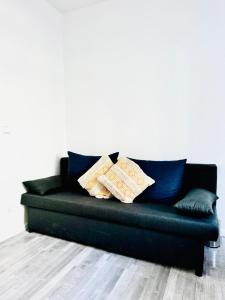 Comfy 4BR Apt, 12-Min to FAC Platz