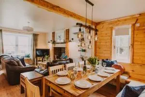 Silver Stag Lodge at Caledonian Escapes - 阿维莫尔