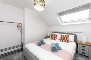 Stylish & Cosy 2-Bed Apartment in Vibrant Oakwood!