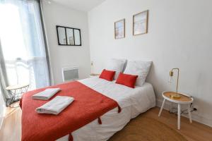 Appartements Grand Appartement avec Balcon Hyper - Centre Tarbes : photos des chambres