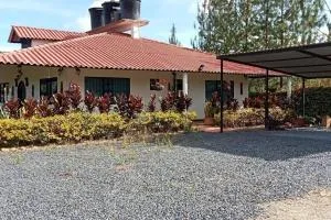 Cabaña los pinos - Tinjacá