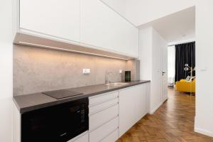 Main Square - Modern Apartment - 7 Gertrudy street