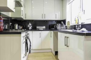 2 BDR House By Caledonia Luxe Stays Short Lets & Serviced Accommodation Larkhall