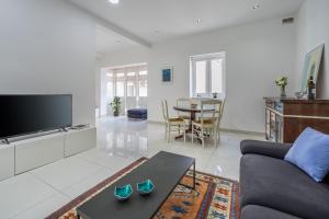 Sliema Seaside Apartment Retreat
