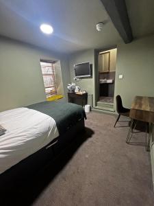 The Snug room in Shillingford Bridge Hotel