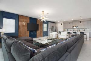 Unique Villa with Toy BR, Theater, Game Loft & Pool